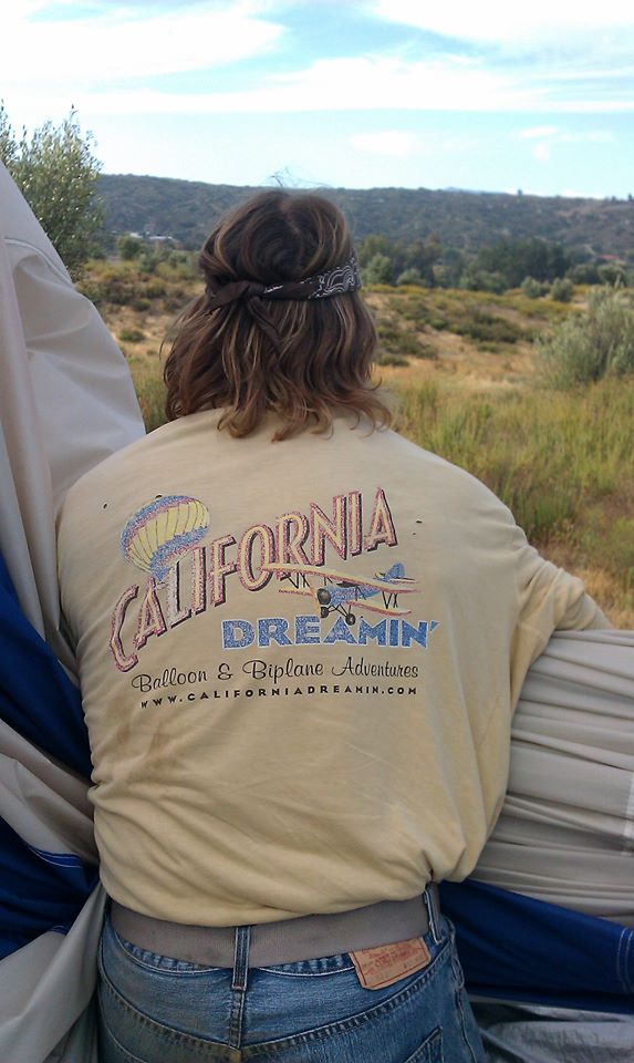 California Dreamin' pilot preparing the hot air balloon at dawn